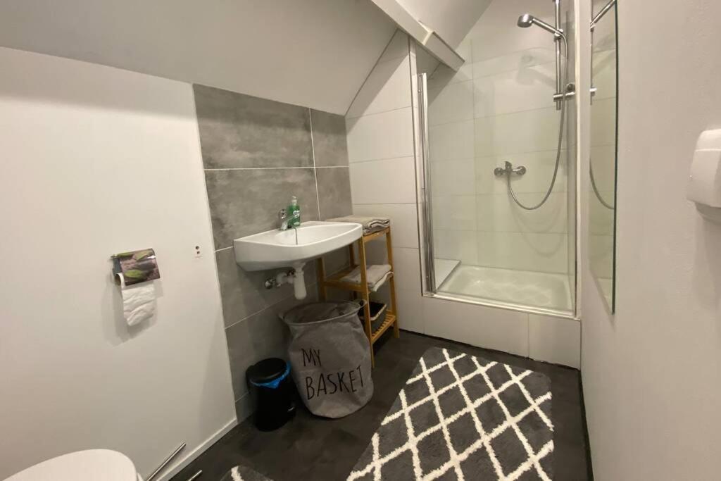 Traumhaftes Geraeumiges Ferienhaus In Meernaehe Bruinisse Buitenkant foto