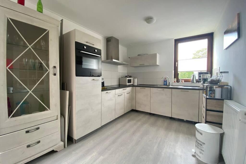 Traumhaftes Geraeumiges Ferienhaus In Meernaehe Bruinisse Buitenkant foto